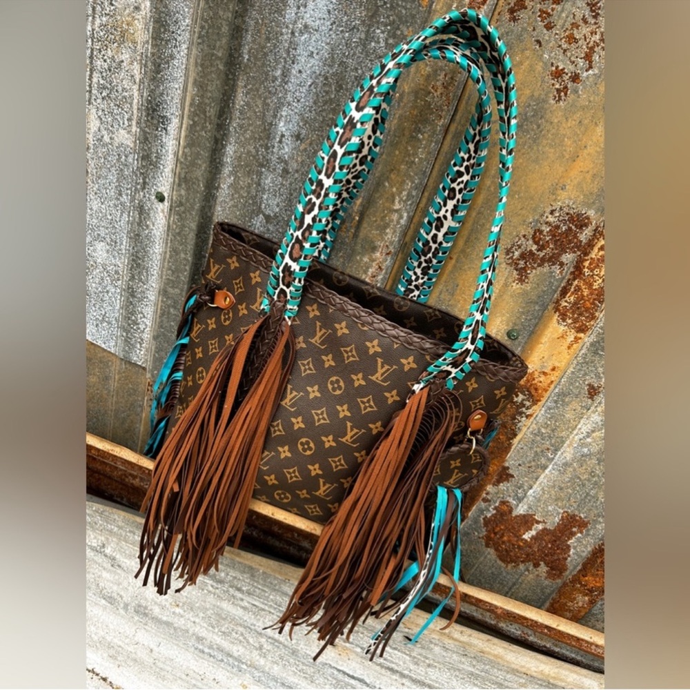 ON THE HUNT FOR THIS BAG. Please tag me